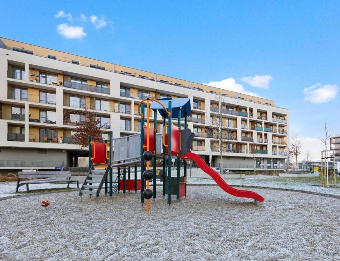Sunflower - Modern Large Charming Apartment With Balcony Bratislava Exteriör bild