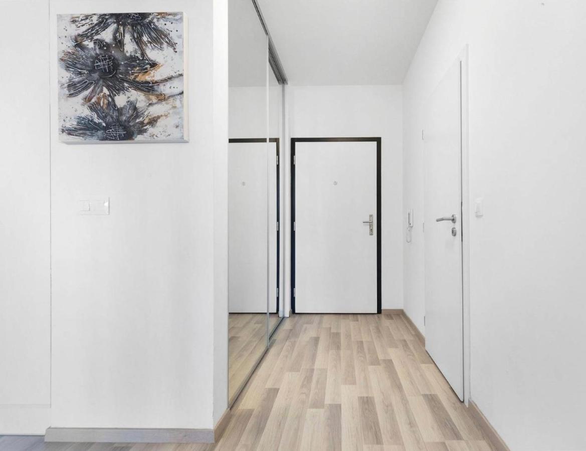 Sunflower - Modern Large Charming Apartment With Balcony Bratislava Exteriör bild