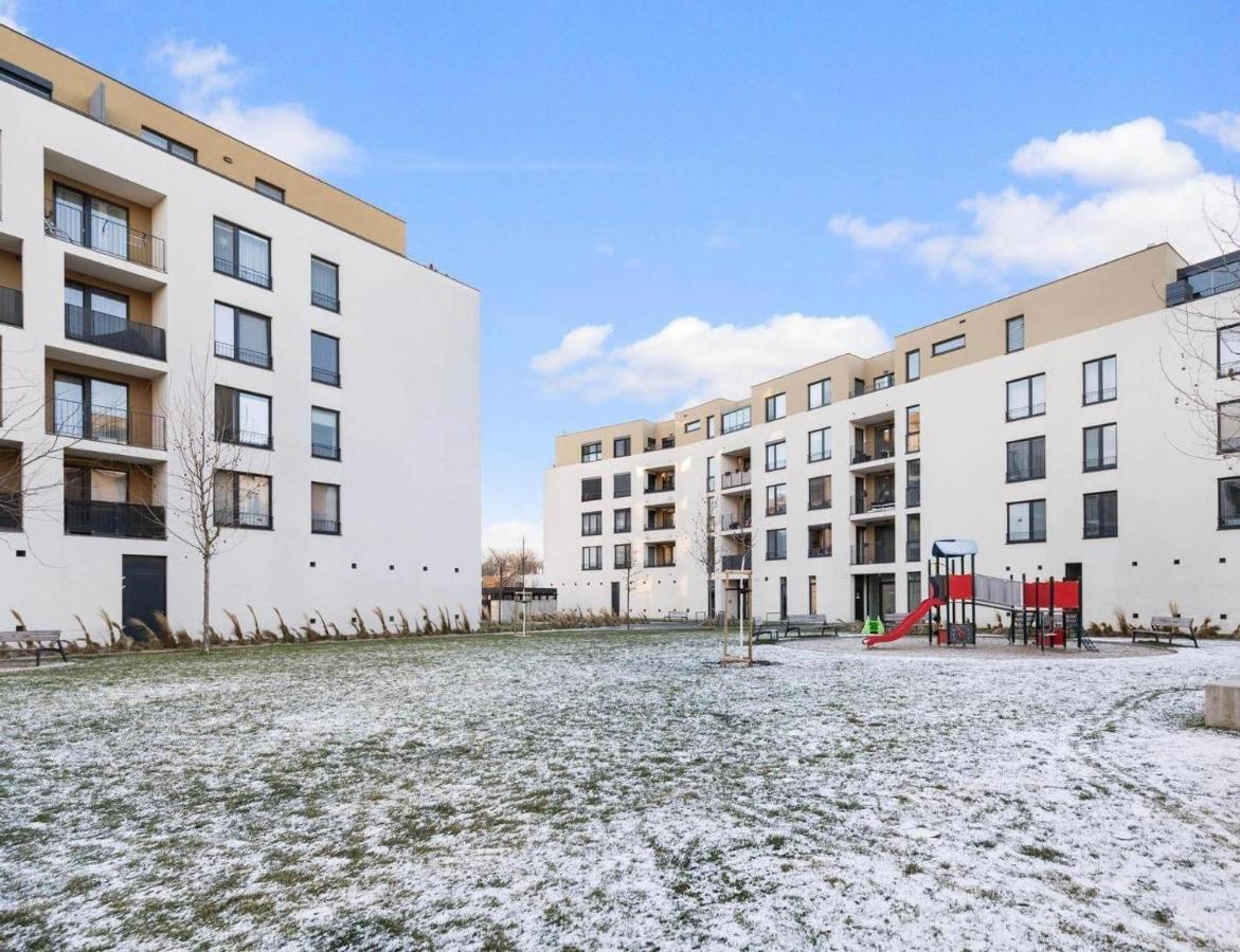 Sunflower - Modern Large Charming Apartment With Balcony Bratislava Exteriör bild